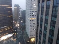 ソウル旅行2日目の朝です！

…うーん、今日もガッツリ雨が降っている☆
今まで韓国旅行でそんなに雨に見舞われたことない
からちょっとショック☆