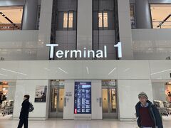 インフォメーションで乗り継ぎ乗車票を受け取ってから第1ターミナル駅到着まで約15分ほどで第1ターミナル到着。
