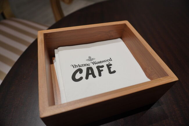 日本未上陸!!vivienne westwoodカフェ台湾へ』台中(台湾)の 日本未上陸!!vivienne westwoodカフェ台湾へ』台中(台湾)の
