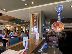 「ハードロックカフェ」で休憩。