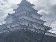 天気はいまいち。雪も舞います。