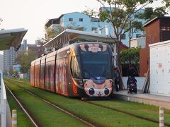 「駁二大義駅」に停車
蜜柑駅長号の車内が気になる、、これに乗ってみればよかった