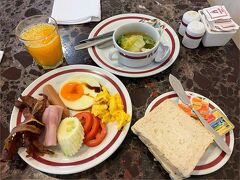 朝食バイキング一皿目