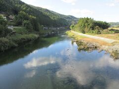 高知自動車道を高知ICから大豊ICまで利用（ETC660円）して、吉野川沿いを上流に向かって走ります。
吉野川は徳島県の印象が強いですが、源流は高知県にあるんですね。