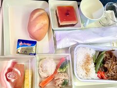 成田からベトナム航空お昼のフライトでハノイへ。
ランチはJapanese pork or western beef。
写真はwestern beef。（どこが？！）

https://ameblo.jp/shukh4shukh/entry-12839621560.html