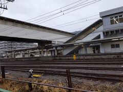 富士駅
　この駅は、JR東海道本線と身延線の駅です。
　新富士駅とは、繋がっていません。