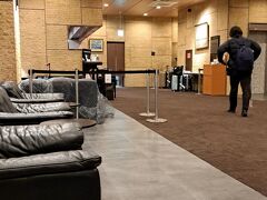 ＰＭ６時５５分。

食後、東洋ホテルへ移動。