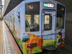 大阪難波駅で下車、乗った電車は「ならしかトレイン」でした。
この電車は2022年12月５日より近鉄奈良駅と阪神電車の神戸三宮駅間で運行が始まりました。
好評だったことから2023年４月３日より、もう１編成運行が開始されて２編成での運行となっています。