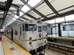 長崎駅に13：15到着～
3時間くらいの列車の旅。停車駅で地元の方のおもてなしや、写真を撮ったり、素敵なラウンジ車両で過ごしたりと、あっという間に着きましたね。