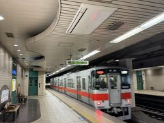 翌朝、
雨が降っていましたが、ホテル近くの阪神電車の福島駅へ
ここから３０分ほどで甲子園球場です