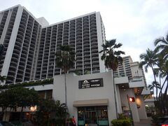 3月14日(木)
最後の朝食のために7時前くらいにこちらのホテルへ
ワイキキビーチマリオットリゾート＆スパです。
ハイアットからはカラカウア通りを5分くらい東へ歩きます。