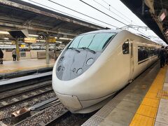 　名古屋駅に戻ってきました。
　折り返し、敦賀行き「しらさぎ1号」となります。
　2023年9月に「しらさぎ1号」に乗って金沢駅まで乗り通しました。

　https://4travel.jp/travelogue/11854255

　なお、この列車に乗って敦賀駅で新幹線に乗り換えると、新高岡駅到着は10:58になります。この日に乗ったら料金は9,940円です。
　