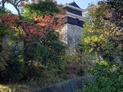 松山城の天守閣に向かう途中の風景