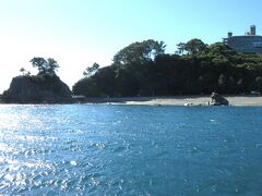 龍王岬(りゅうおうざき)
先ほど桂浜の東側（右）に見えた上龍頭岬に対して、西側（左）の龍王岬は下龍頭岬とも呼ばれるようです。
