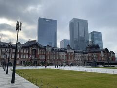 東京駅に来ました。