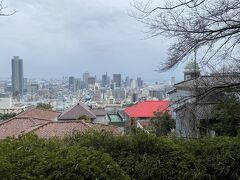 港みはらし台というところに出ました。
ここは穴場スポットらしいです。
夜景がきれいに見れそうですね。