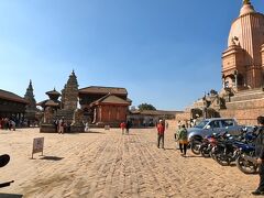 食べ終わりバクタプル観光。
