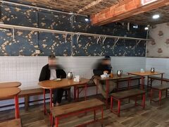 そしてエベレストモモセンターへモモを食べに行く。