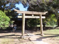 お花畑の奥に　
神社がありました