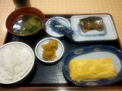 ホテルに荷物を預け朝食。
おかわり自由が有り難い！