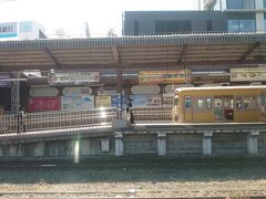 西武車両を見ながら駿豆線に入ります。