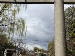 晴明神社にバスで来ました

この時期　市内のバスは　
特に四条と東山近辺は大混雑
地下鉄を使う方がベターです

