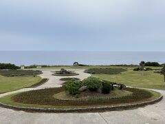 リリーフィールド公園。綺麗に整備されています。ゴールデンウィークあたりに見ごろを迎え、大勢の人で賑わうようです。