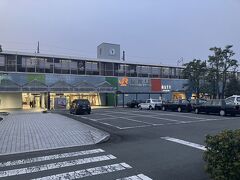 空港から山道を走ること35分で掛川駅に到着しました。