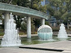 和田倉噴水公園にはいります。