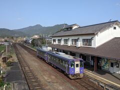 亀山を後にして旧東海道47番目の宿場町「関宿」最寄りの関駅に到着（8時過ぎ）。亀山駅の隣です。近くには「太岡寺畷の桜並木」「神辺の桜並木」といった桜の名所があるのですが開花していないので泣く泣くスルー