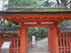 住吉神社
住吉三神/神功皇后を祀る神社で、大社は大阪です。最も古いのは福岡とされ、1800年の歴史があります。大阪/下関/福岡が三大住吉と呼ばれます。
航海・海上の守護神として、大阪～瀬戸内海～玄界灘というヤマト政権と大陸を結ぶ航路沿いに広く分布します。