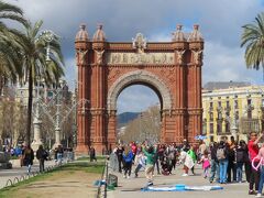 美しい凱旋門です。1888 年のバルセロナ万博で入場門として建設されたもの。