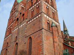 St. Marien（聖マリエン教会）

1265年から1351年の間に建てられたゴシック様式の教会。この教会が有名な理由のひとつに、あのJ.S.バッハが訪れたことで知られています。
