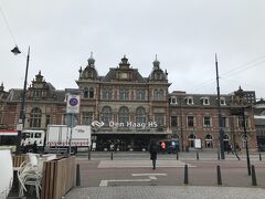 9：30 Den Haag HS駅着
アムステルダム駅同様、おしゃれな駅です。
雰囲気も似ていると感じるのは、私だけ？

落ち着いた街並みで、朝から散策するのに気持ちいいです。