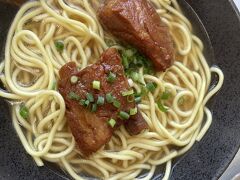 お昼ご飯はなかよし食堂へ。駐車場がなさすぎて焦る。路駐しといてとおじさんに言われてきがきでならない、終始道路状況確認しながらの昼食。