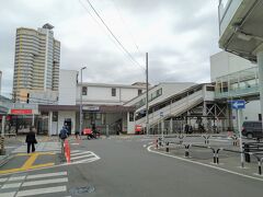 東武東上線 上福岡駅東口からスタートです。
ちなみに東武東上線は「各停」「準急」「急行」がありますが、上福岡駅は急行は止まらないので注意を。

東口は当時と比べて少し広くなりましたね。
でも画像左にある赤い看板のコージーコーナーはまだあった。