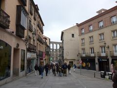 セゴビア旧市街とローマ水道橋
