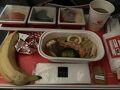 深夜便で出発しました。JAL国際線の機内食。グルテンフリーの特別食を事前リクエスト。