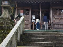 養老神社
神社でお参りします。