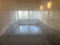 おはようございます( ^ω^ )　2日目です。

朝風呂です。

須崎旅館