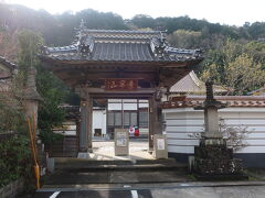 観光の中心部より少し先になりますが、満正寺にやって来ました。