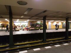 この日はシャルロッテンブルク宮殿に行くため地下鉄へ乗り換えた。