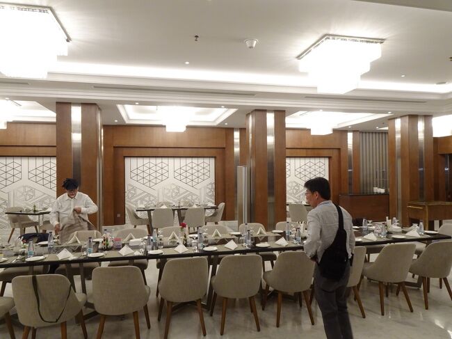 メディナでホテルで昼食