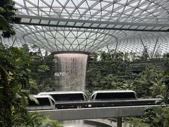 チャンギ空港のジュエル
今日は動いていた。