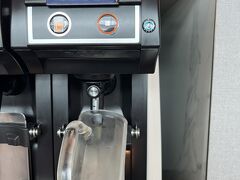 元気なったので、チェックインを済ませて水分補給に。

シンガポール航空のラウンジはT2はシャワーないからT3だよ～と言われて、移動してシャワーした後のビール。
やっとビールにたどり着けた。