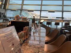 目が覚めると仁川に到着です。
まずは腹ごしらえを眠気覚ましにシャワーを仮にシンガポールラウンジへお邪魔した。

まだアルコールを入れる余裕はない。