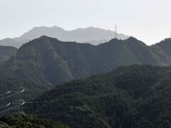 石鎚山の麓・・・

西日本最高峰・・・・