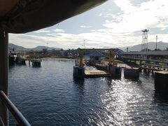 間もなくギリマヌック港に着岸。