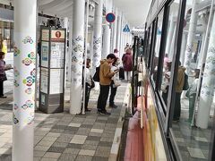 コケコッコー☆
というわけで、翌朝、駅前から出ているバスに乗り「永平寺」へ☆
もちろん、IC決済でキャンペーン価格の半額☆
すばらしい。