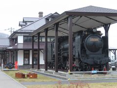 12:00「旧室蘭駅舎(現室蘭観光協会)」、駅舎もD51も、とても美しく保存されています。歩いてみたらすぐでした。GoogleMapでは遠く感じてしまいます。